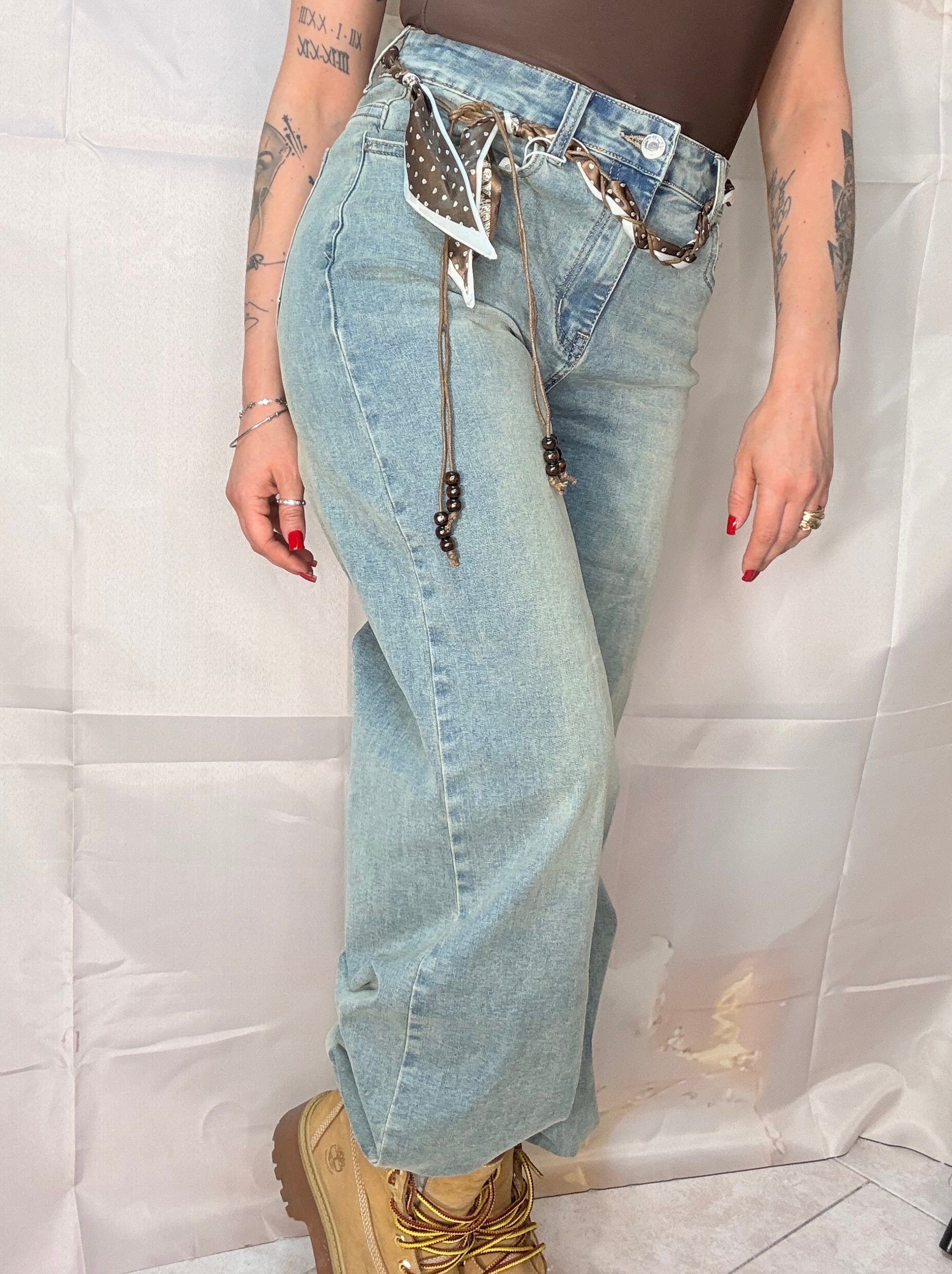 Jeans cinturino marrone